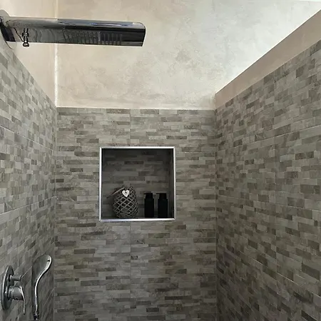 In Con Piscina Privata E Vasca Idromassaggio Ad Uso Esclusivo Apartman *