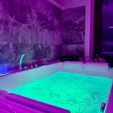 In Con Piscina Privata E Vasca Idromassaggio Ad Uso Esclusivo Daire Rivarolo Canavese