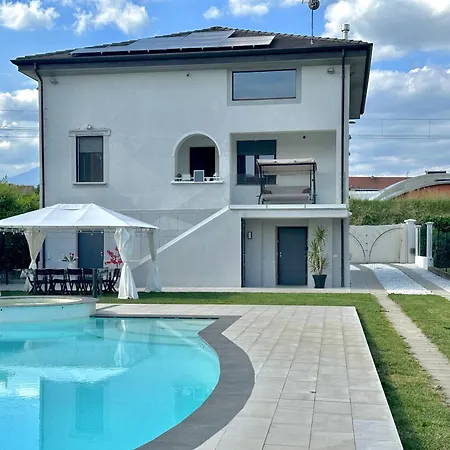 Villa In Con Piscina Privata E Jacuzzi Ad Uso Esclusivo *